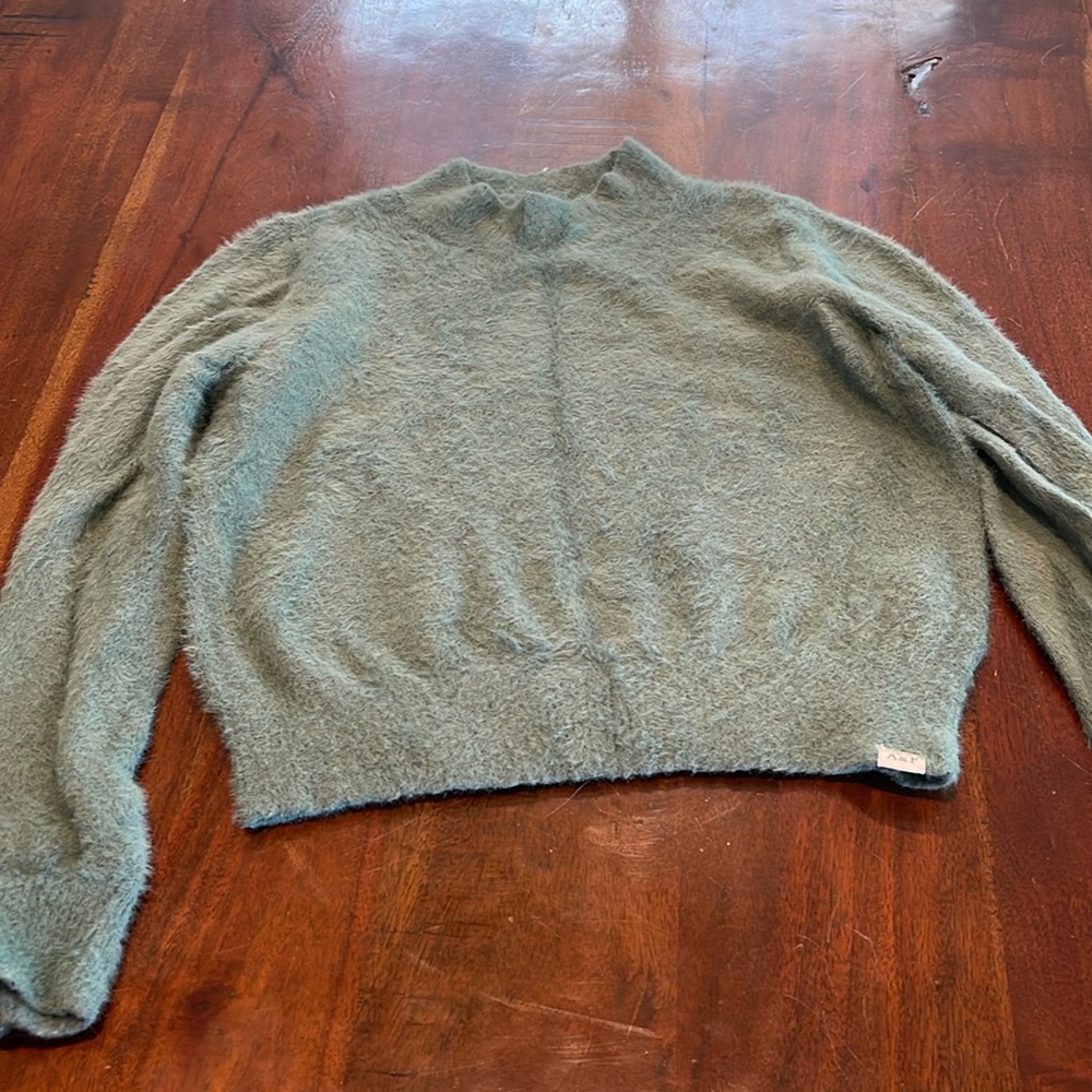 Abercrombie Kids Sweater Size 9/10